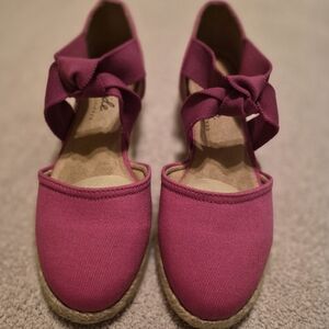 LifeStride Velocity 2.0 Kascade Raspberry Canvas Espadrille Wedge Flats Size 7 M